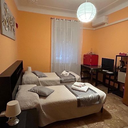 לינה וארוחת בוקר ג'נובה A Casa Di Lou מראה חיצוני תמונה